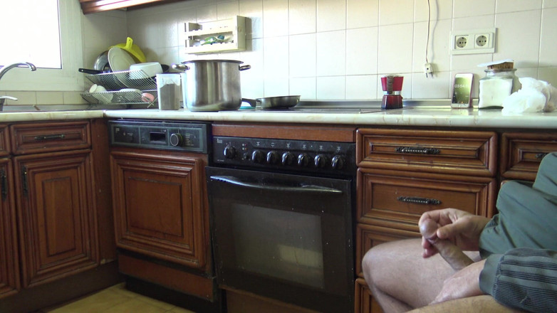 Stepmom Susan: CFNM - geile MILf schluckt sein sperma nach dem masturbieren