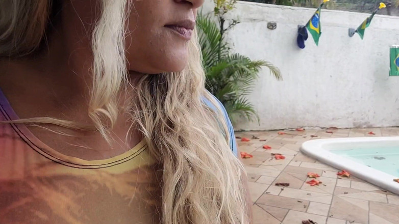 Paty Bumbum: Fetish in Saliva