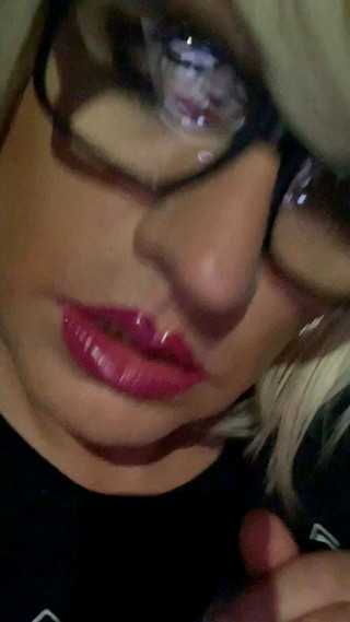 CindieLove: Možná nejžhavější joi video, jaké jste kdy viděli sexy sissy...