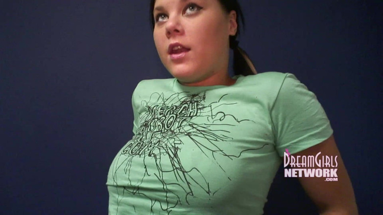 Dream Girls: Hot blonde pees in shower