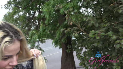 ATK Girlfriends: 차에서 자지를 따먹는 Bella