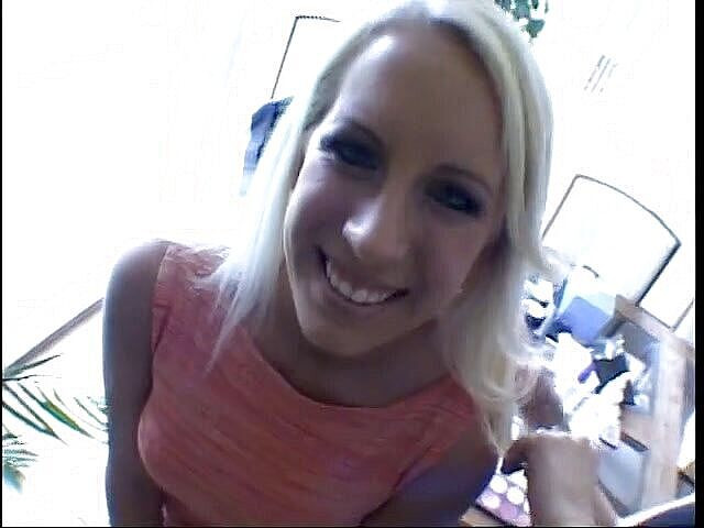 Fishnet Seduction: BTS cu gagici uimitoare