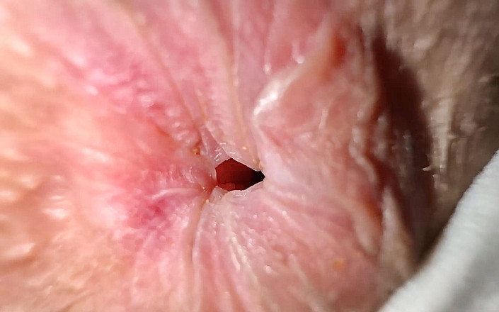 Gigi oficial: 她放屁离相机太近了，甚至镜头也需要换