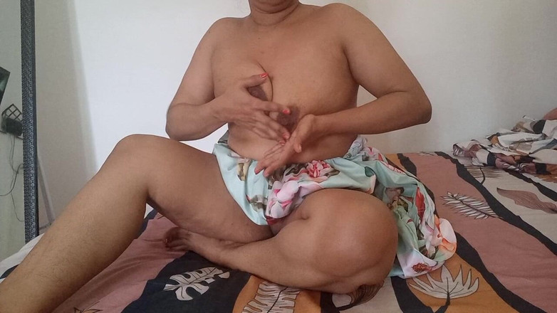 PATY PATY: Реальный!!! Падчерица остается в доме своего отчима, чтобы оставить запах трусиков на ее кровати