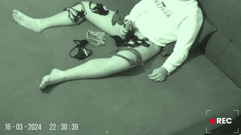 Lucas Nathan King: La culotte de la demi-sœur qui renifle