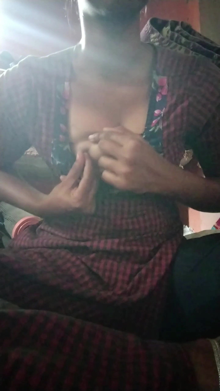 thick_mallu: Indisch Kerala tienermeisje met dikke kont