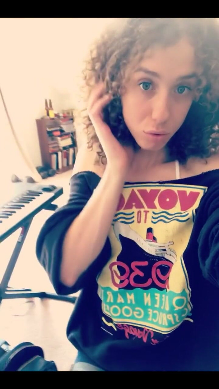 Tia Tizzianni Productions: Harap semua orang mempunyai Hari Yang Indah