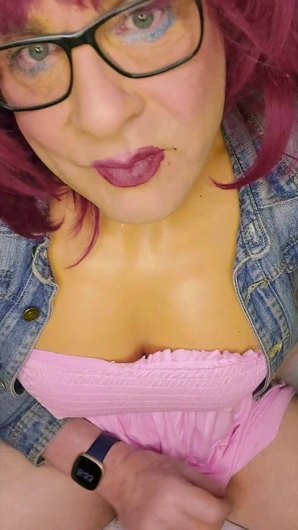 Juniperberi29: Развлечение с дрочит в розовом платье