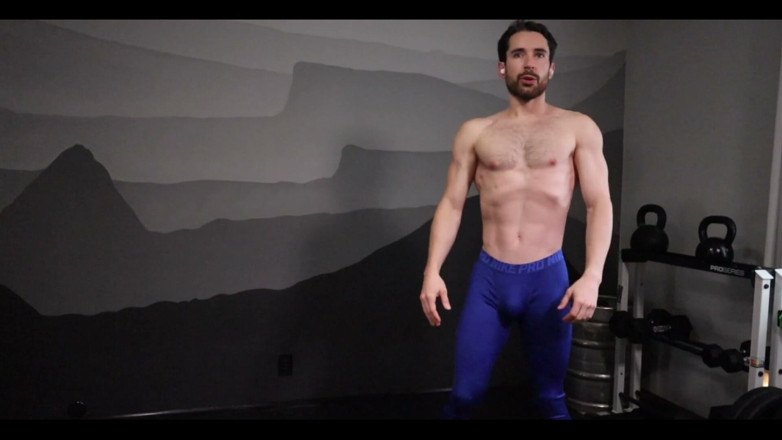 Jay Stroke: Strip en flex na de training en pronk dan met...