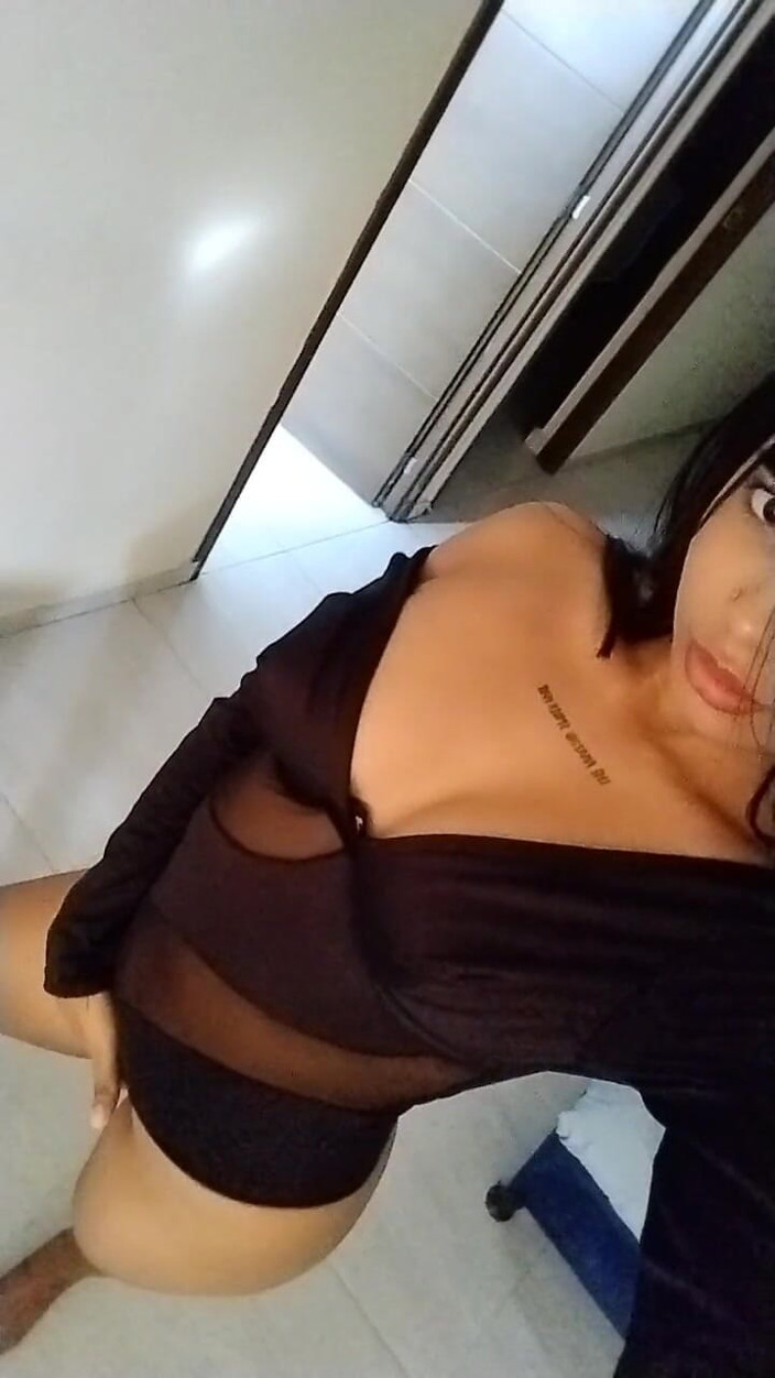 Angela Xoo: Latina Sex Naked Natural Boobs and Masturbation