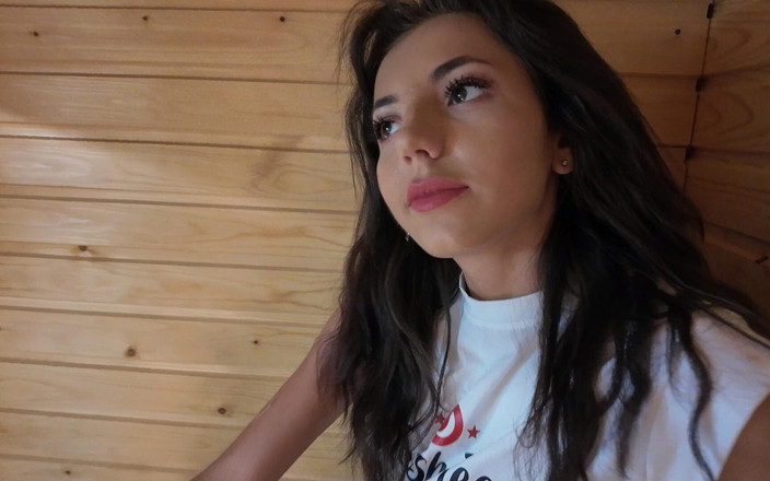 Amateur Homemade Porn: Je Baise Ma Chatte Étroite De Ma Demi-sœur De 18 Ans Avant...