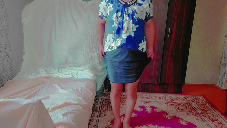 Kitty_Cross: Banci jalang putih badan putih dengan punggung besar, crossdresser seksi