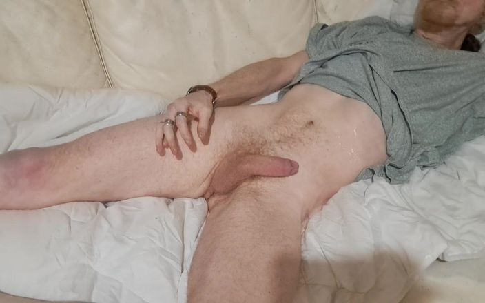 Exckali Bur: Ekor yang pengen dimasukin sperma ke dasar memek