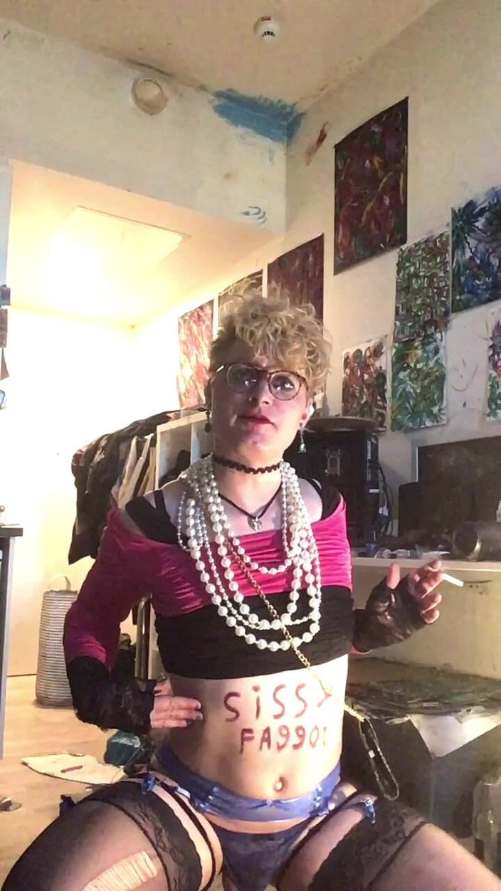 Sissy Cindy Slut: Mariquita divertida