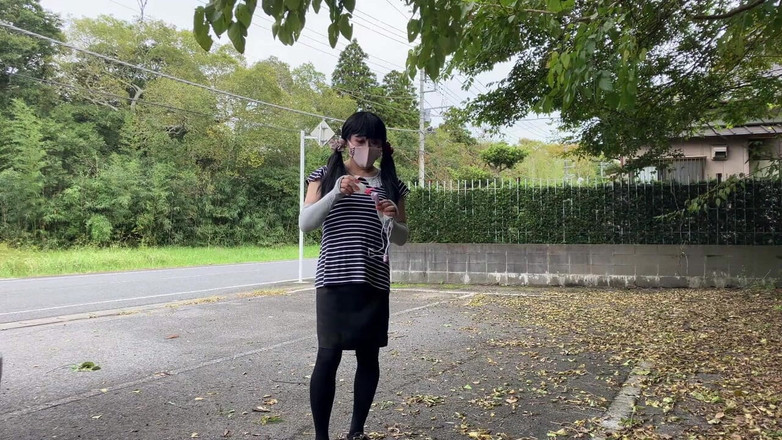 megu2002: Vystavena na procházkách v parku a na parkovišti