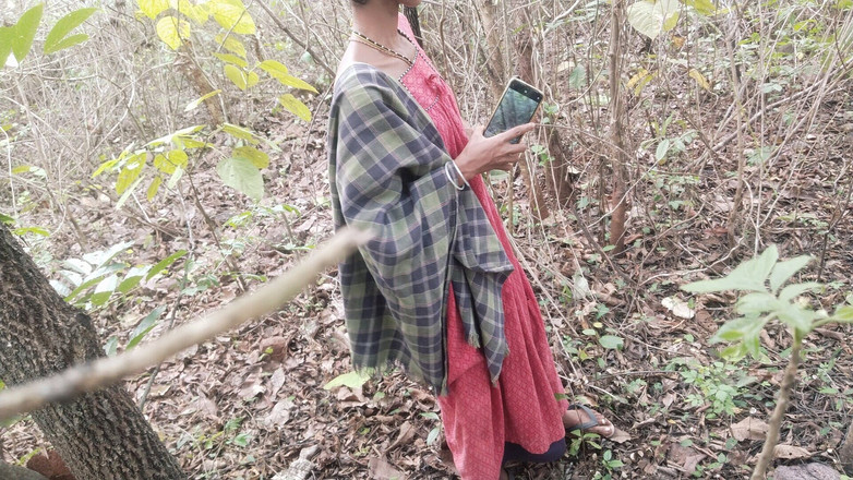 Graju1244: Uma garota estava fodendo muito duro com seu meio-irmão ao...