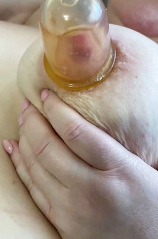Didymom: Suck my tiits