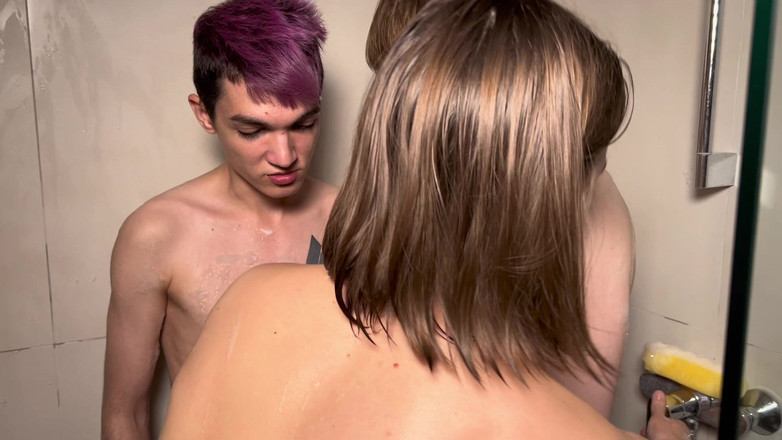 Alex Davey: Seks dubur di bilik mandi dengan Mattyaiden dan Alexdavey