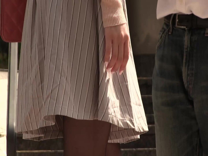 Raptor Inc: Zoek: Op zoek naar een erotische babe met krullend haar