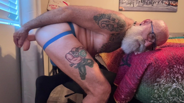 feedmedick: Getting This Hole Ready for You