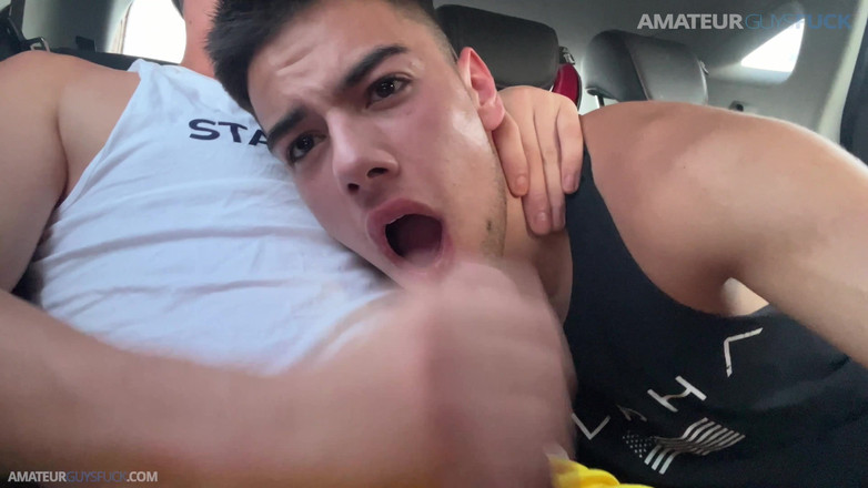 Amateur Guys Fuck: Agf:: Guarda come faccio un succhio al mio amico nell'Uber!