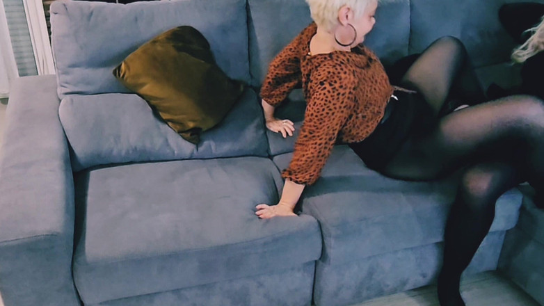 Nady-So: 彼女ともっとよく遊ぶために、彼女の粘着性を引きちぎります