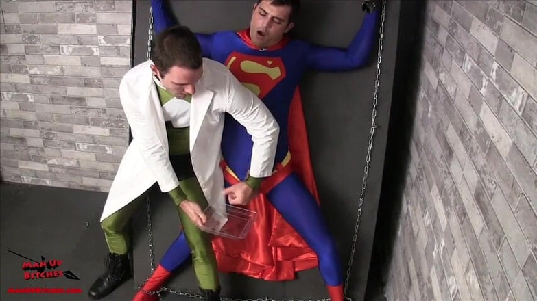 ManUpFilms: Superman Gets Ballbusted