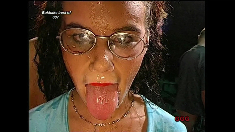 German Hardcore Gangbang: Ggg - yüzünde sütlü kargaşa