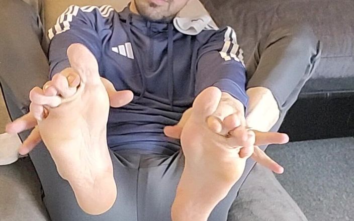 Twotwinkhusbands: Scally Lad Rowan Foot Worship