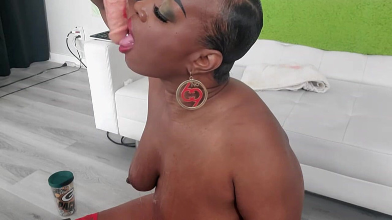 xbinti: You Love Big Toys?