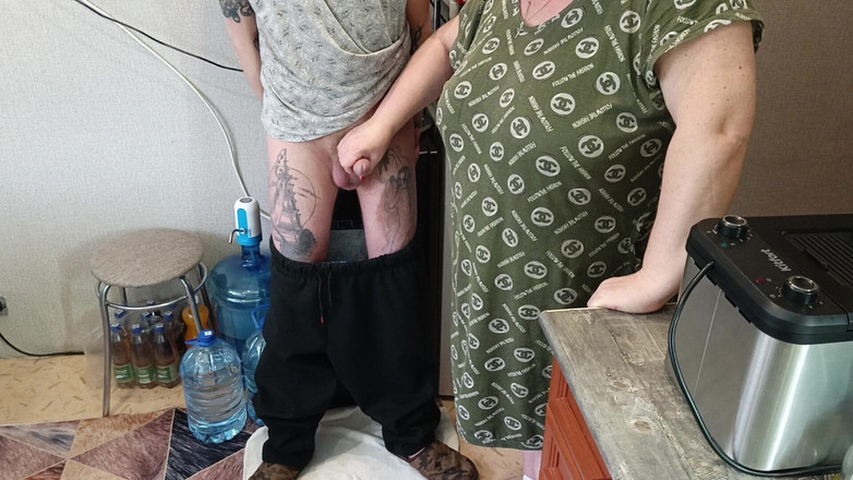 Zona901: Ejaculare în gura mamei vitrege după masturbare și muie profundă