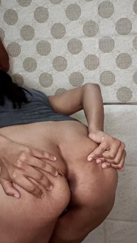 Stepbrother Caught & Seduce Beautiful Stepsister Naked in Shower
