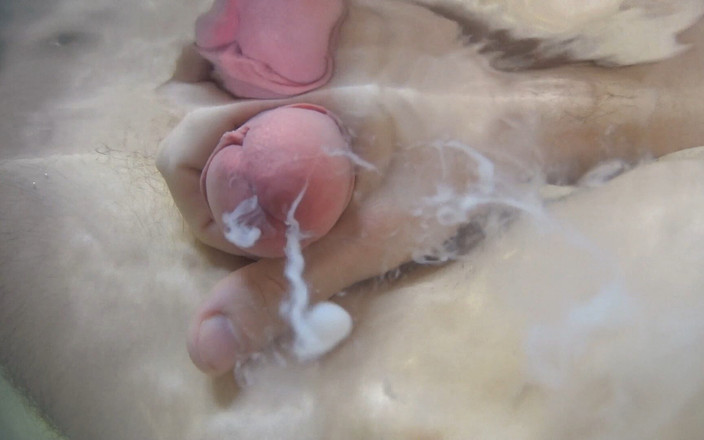 RondoRoy: Una massiccia sborrata subacquea - masturbazione in bagno