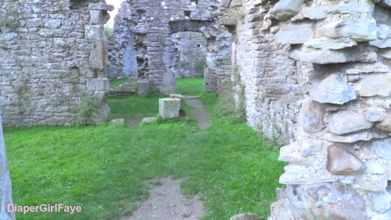 Her Kink UK: Easby Abbey
