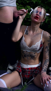 A Student Gave a Blowjob to a Stranger in a College Park and Received Cum in Her Mouth, Cum Kissing and Cum Swapping