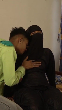Indian Hijab Girl Dating Sex with Husband Friend! Fuck My Wife