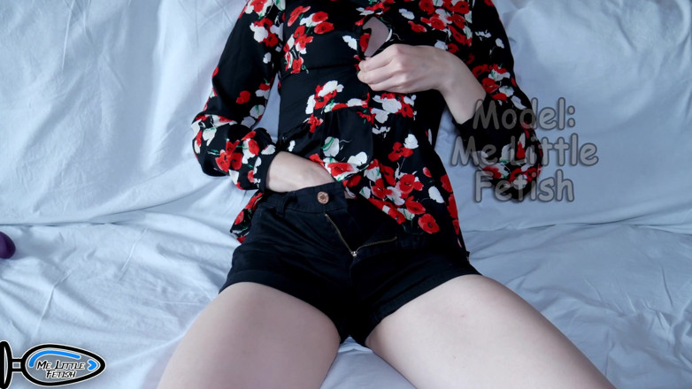 Me_little_fetish: Stepsister without bra under her blouse shows how girls learn...