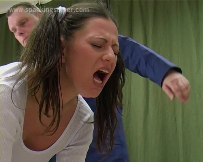 Spanking Server: Luisa får en skola Caning.