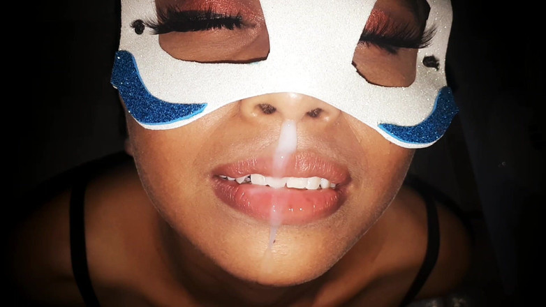 Susyzuperpete: 자지를 빨고 우유 없이 견과류를 남기는 수지