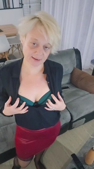 Sofy13: MILF en solo - courte vidéo
