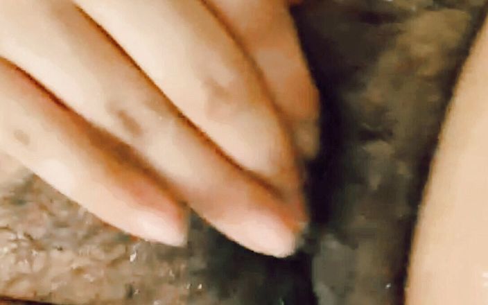 Indian fuck queen: Wildenglishbbw lagi asik mainin memek tebalku di kamar mandi
