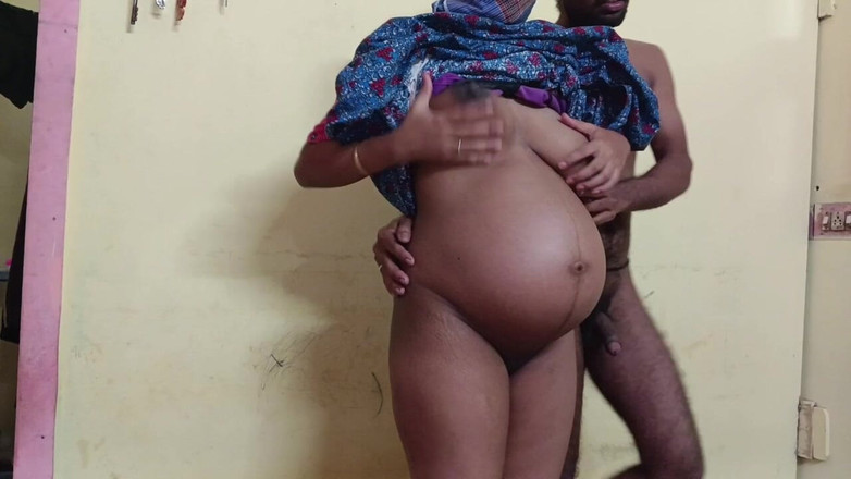 Jekka: Jsem velmi nadržená s těhotenstvím, šukej mě tvrdě, Prosím!