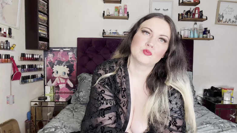 MissFFW: Miss Ffw röker cigaretter rygg mot rygg