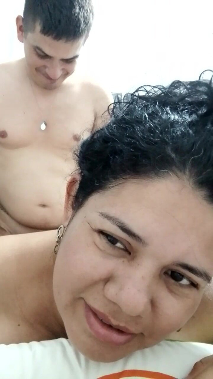 Valkyrie and Luigy Couple: Des yeux qui tombent amoureux, des mains que du lait :...