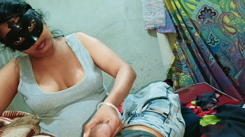 Sexy_girl_nehu: Indisk bhabhi hård non stop avsugning och handjob her dewar...