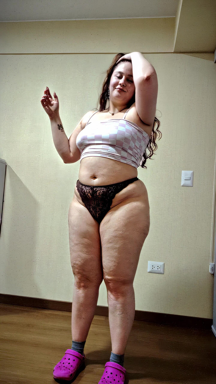 Nicole Passat: Nicole's Silly Fat Tease: Jiggling Cellulite Ass &amp;soft Belly Dance