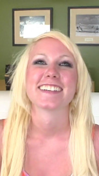 Blonde Babe Deepthroats Big Cock in Steamy Amateur Session