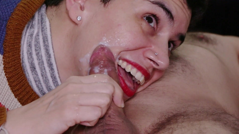 TheArtOfCum: 咬我的鸡巴时被颜射