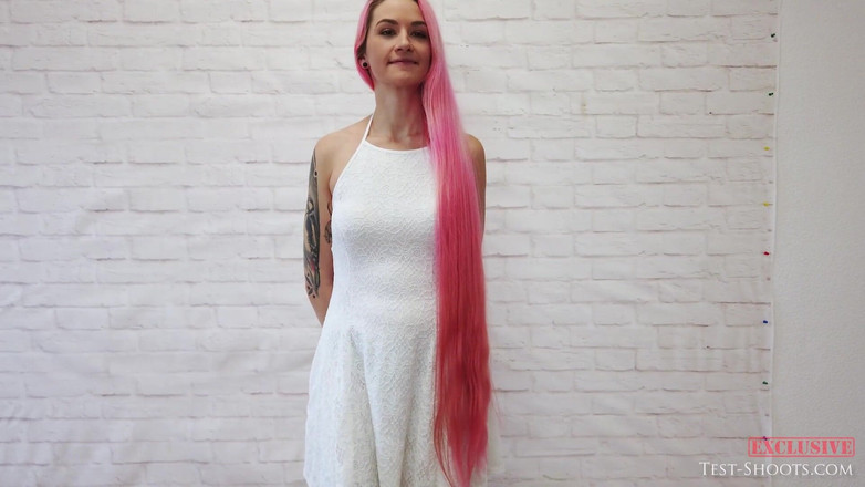 Test-Shoots: Casting video bogel dengan awek berambut merah jambu panjang Adele