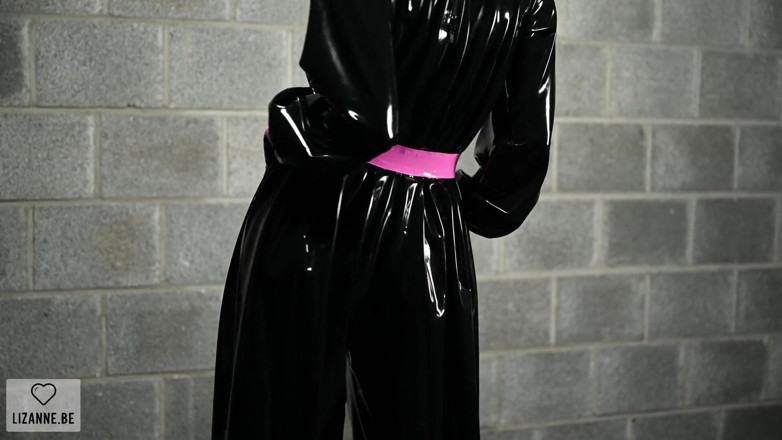 Lizanne: Jumpsuit Condommask
